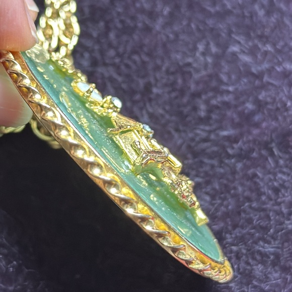 Vintage Genuine Large Jadeite Jade Pendant With Gold Frame & 3D Opals and Gems - Picture 11 of 14